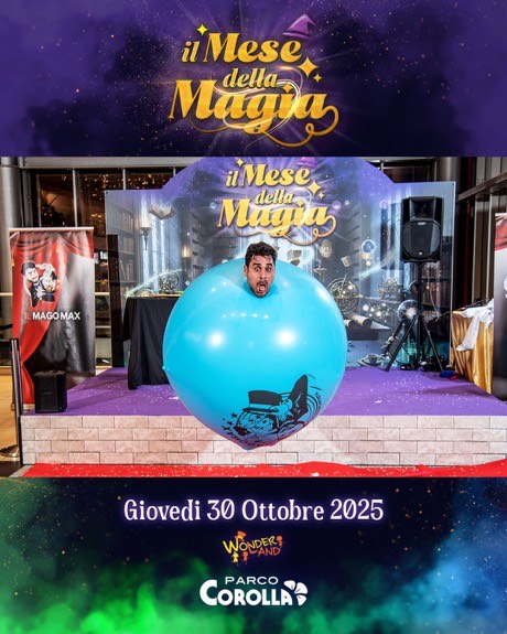 Il Mago Max durante uno spettacolo di magia a Palermo